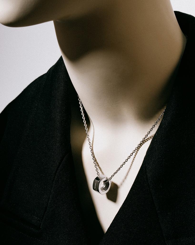 Armo N01 Nut Necklace (Silver, Gold)
