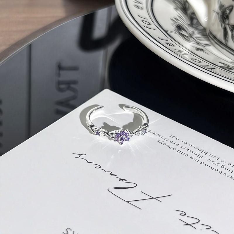Korean-Style Purple Diamond Four-Leaf Clover Ring for Women - Elegant and Fashionable Index Finger Accessory