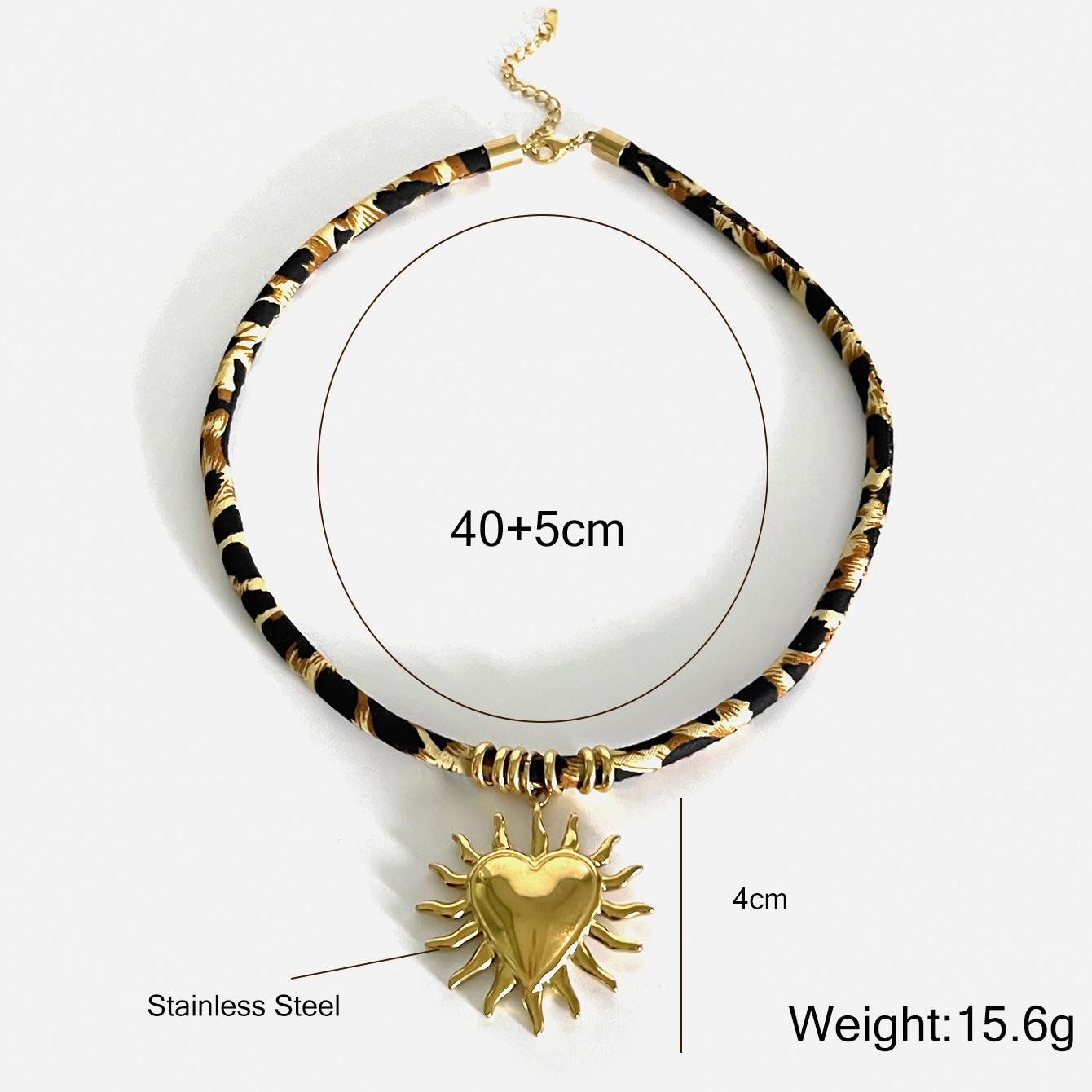 

Личность Нержавеющая сталь Леопардовый полиэстер Цветок Сердце Солнце Капля Ожерелье воротник 18K PVD Покрытие Популярный подарок ювелирные изделия