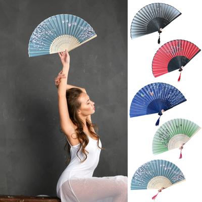 Składany wachlarz bambusowy, lekki wachlarz ręczny do tańca z pustym rzeźbionym chwostem bambusowym