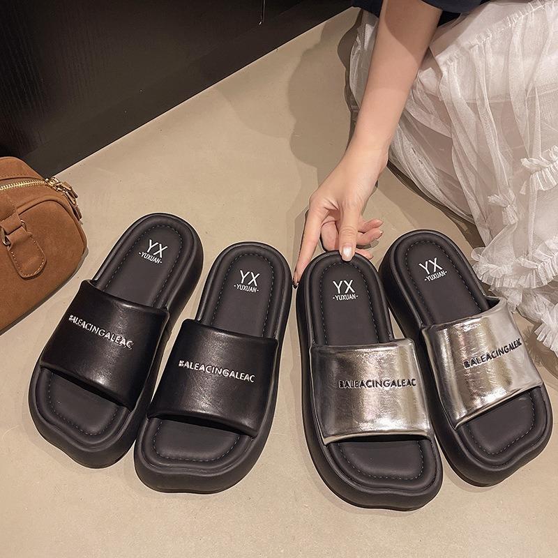 Summer new thick-bottomed women's sandals, high-end one-word slippers, fashionable and versatile trend slippers
