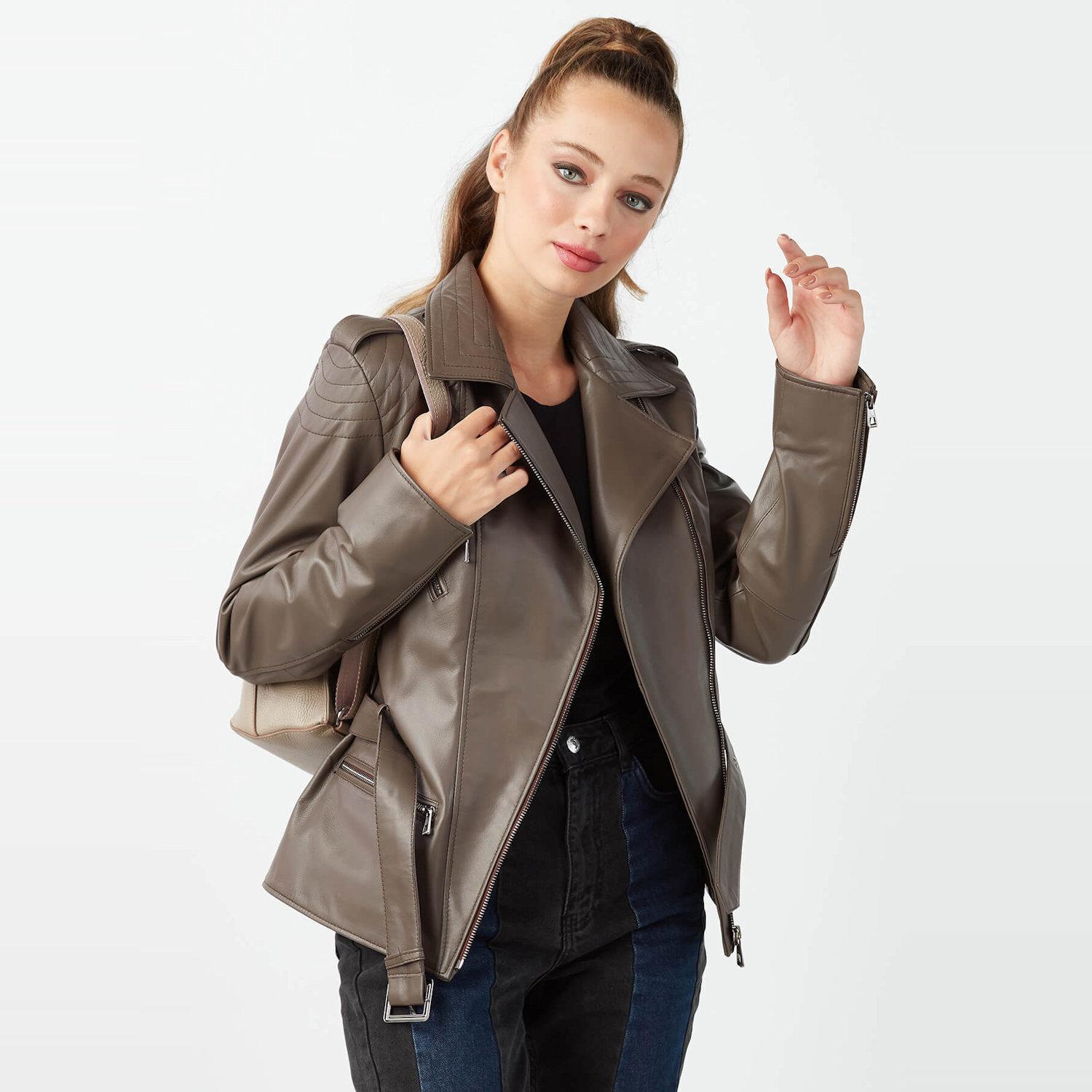 

Женская кожаная куртка Clara из натуральной норки XS песчаных коричневого