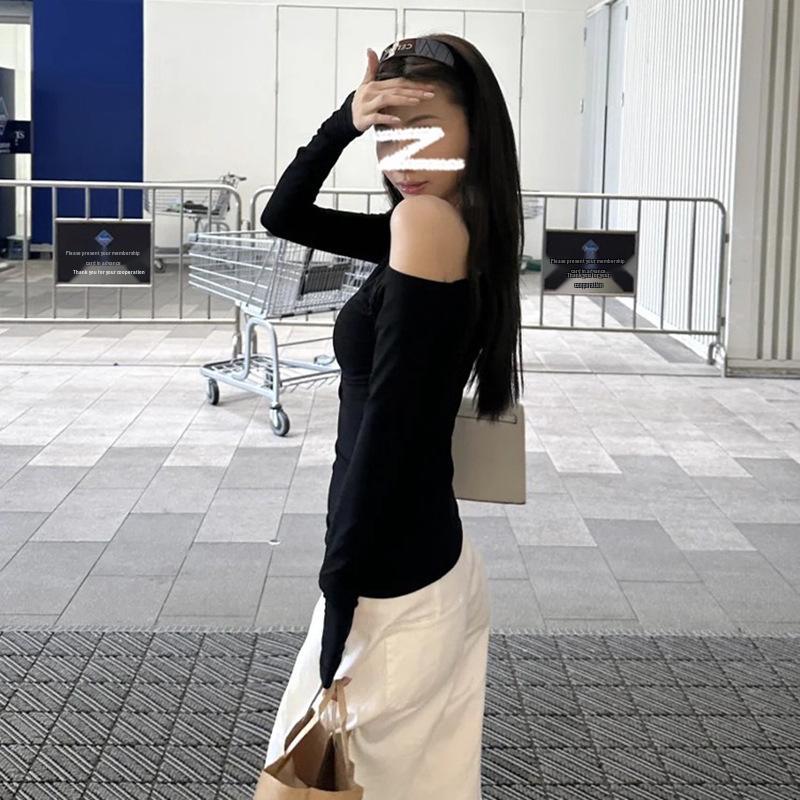 Pure Desire Slim Fit Off-Shoulder Long-Sleeve T-Shirt - Versatile Autumn Design for Women