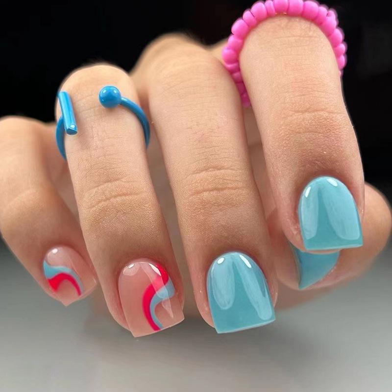 Chic Wave Pattern Manicure Stickers - Short, Stylish, and Elegant Wearable Nails