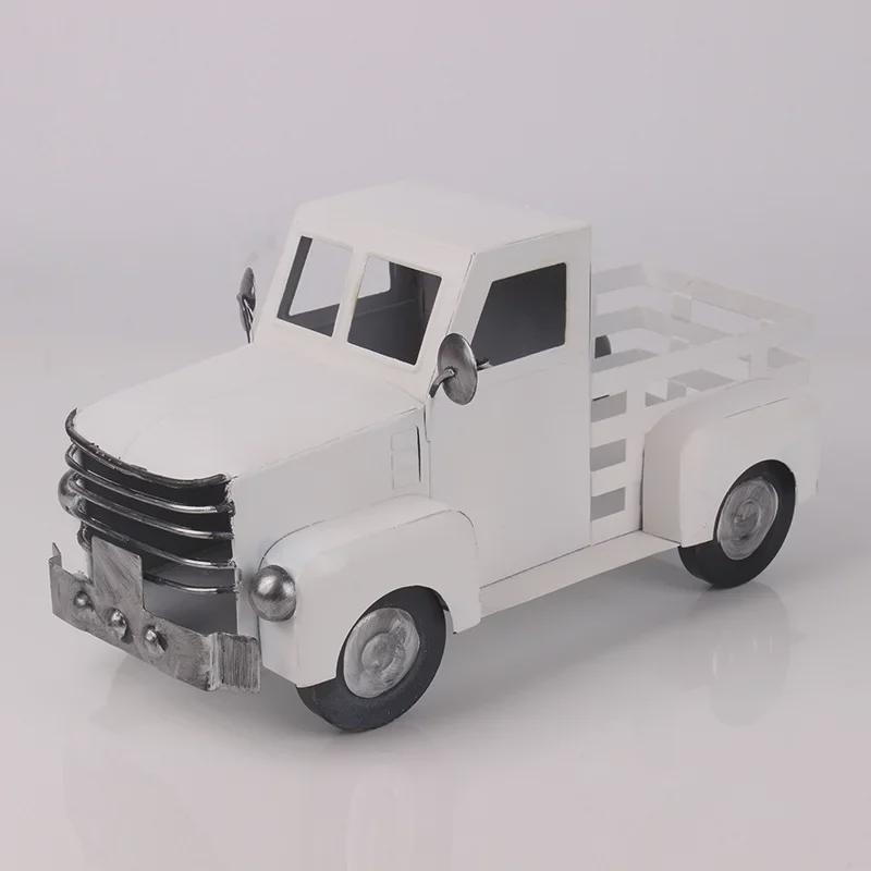 Hot-Selling Classic Christmas Pickup Truck Iron Decoration Model