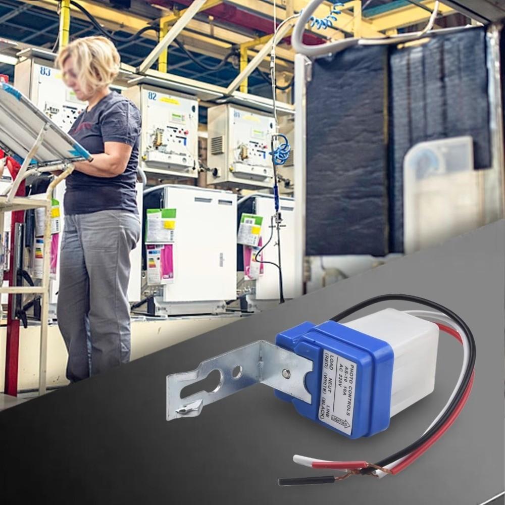 Automatic Auto On Off Photocell Street Light Switch Adjustable 50-60Hz Photoelectric Sensor Control 10A AC 220V