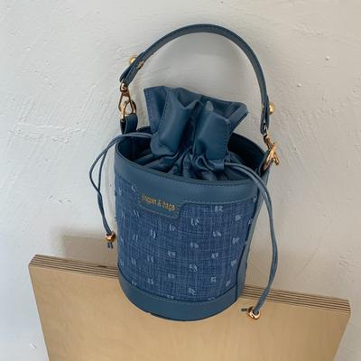 Summer New Trend Bucket Cylinder Bag Niche Storage Portable Shoulder Messenger Bag