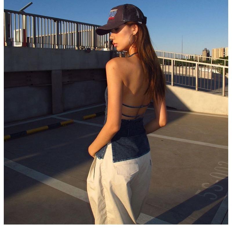 Women's Casual Halter Neck Top Slim Fit Sleeveless Solid Color Basic Camisole
