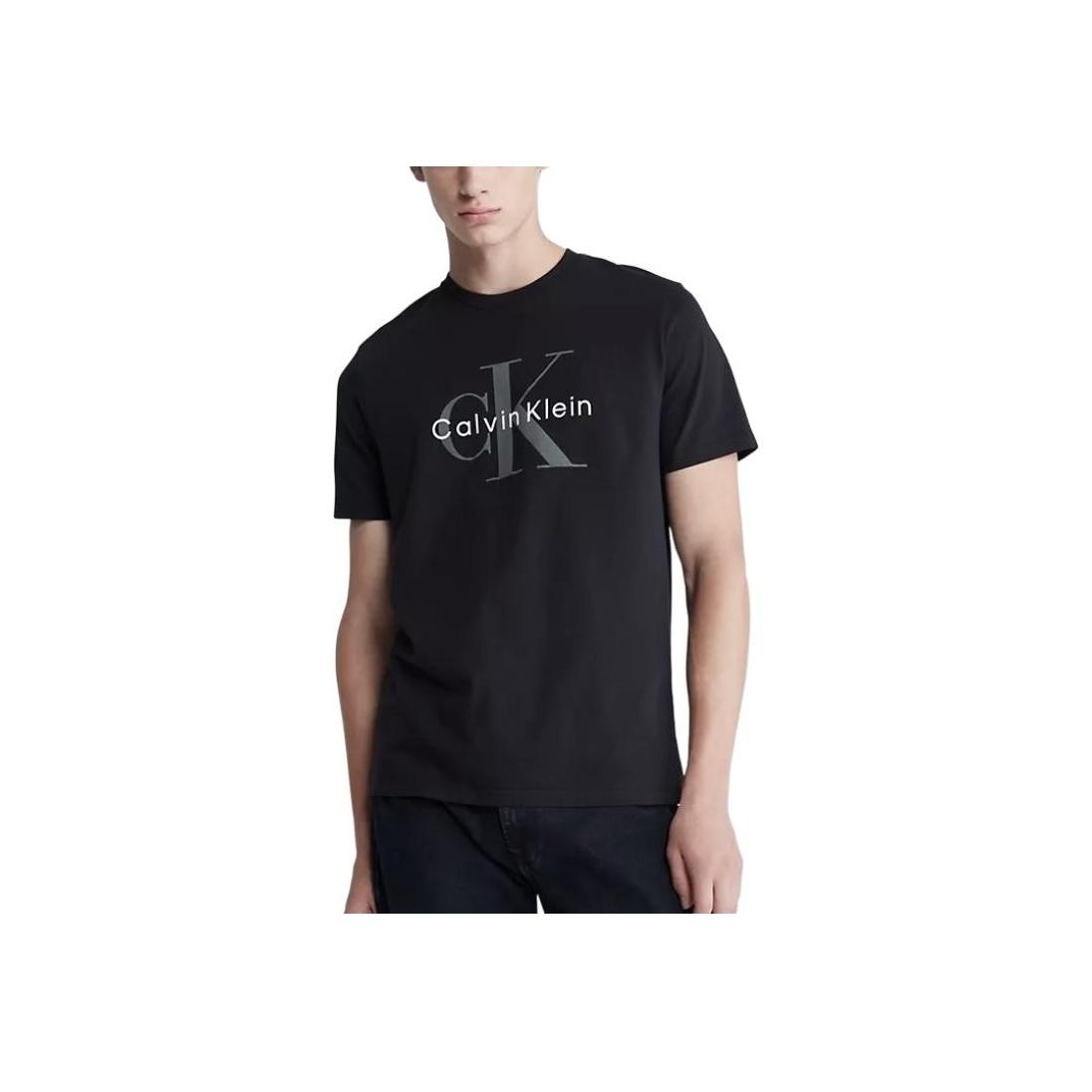 

Calvin Klein Футболка мужская с коротким рукавом, удобная, с принтом Color Block и надписью, черная 40QP894-001 S