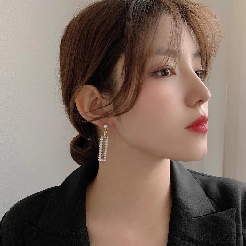 Brincos de Borla Pérola Sense Premium Agulha de Prata Celebridade Elegante Moda Brincos de Temperamento Brincos Longos de Diamante Flash de Luxo Leve Mulheres