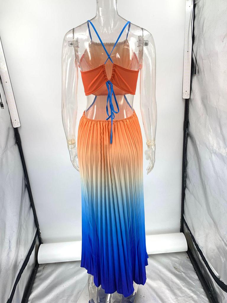 2025 European & American Gradient Sleeveless Backless Pleated Dress