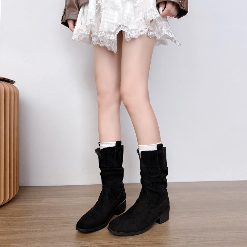 

Martin boots small inner heightening boots women s 2025 autumn new high-heeled V-mouth medium tube short boots stacking boots 7cm 40 чорний