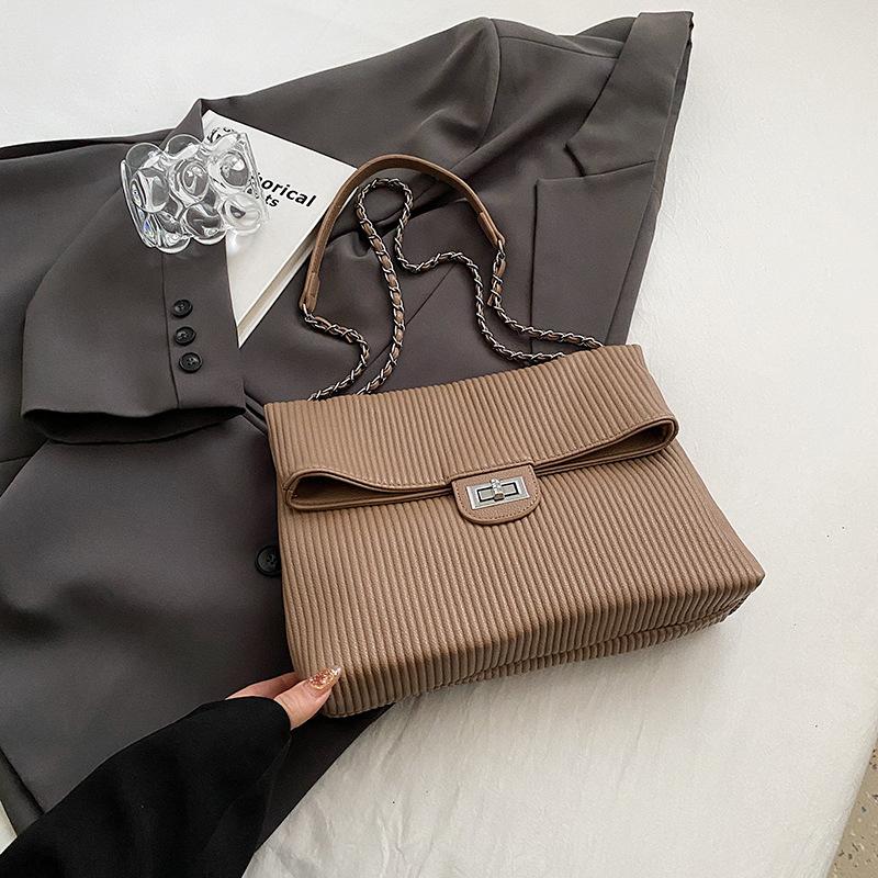 Autumn new fashion pleated messenger bag bag large capacity simple commuter underarm bag chain shoulder bag women
