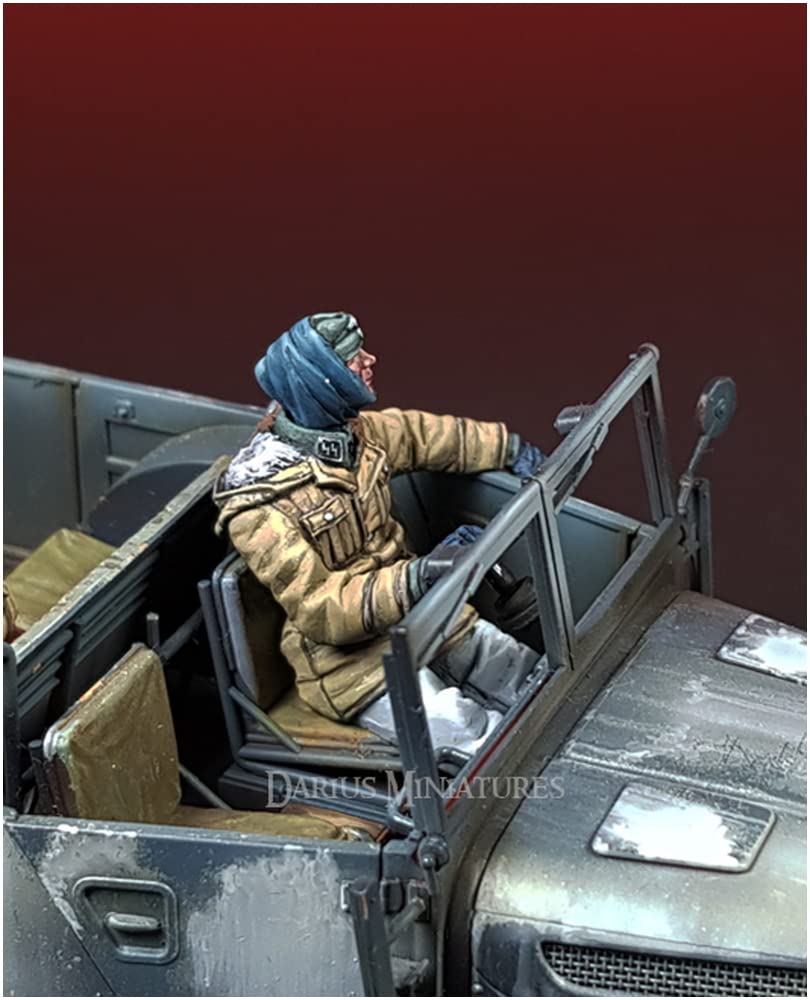 Darius Miniatures WWII German Army Waffen SS Driver with Hands on Steering Wheel Resin Kit DMF35067 1/35
