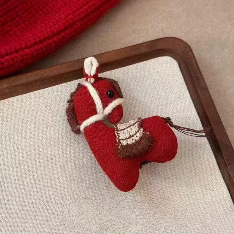 1 Stück Mantel & Schal Accessoire Sternzeichen Jahr Charmantes Stoff Pony Brosche Für Frauen Anstecknadel Nischen Design Brosche Corsage Anstecknadel Hals Anstecknadel