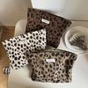 Cord Retro Leopardenmuster Kosmetiktasche Lippenstift Kosmetik-Organizer Reißverschlusstasche Reise Wasch- und Aufbewahrungstasche für Damen