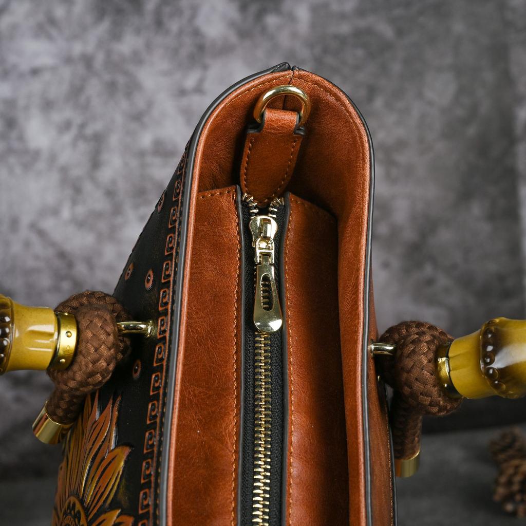 Johnature Retro geprägte Lederhandtasche Damentasche Fortschrittliche vielseitige Umhängetasche mit großer Kapazität