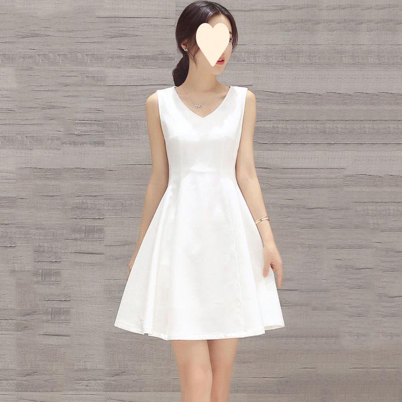 The new skirt is fashionable, sexy and thin, small white dress, small fresh women s clothing. S