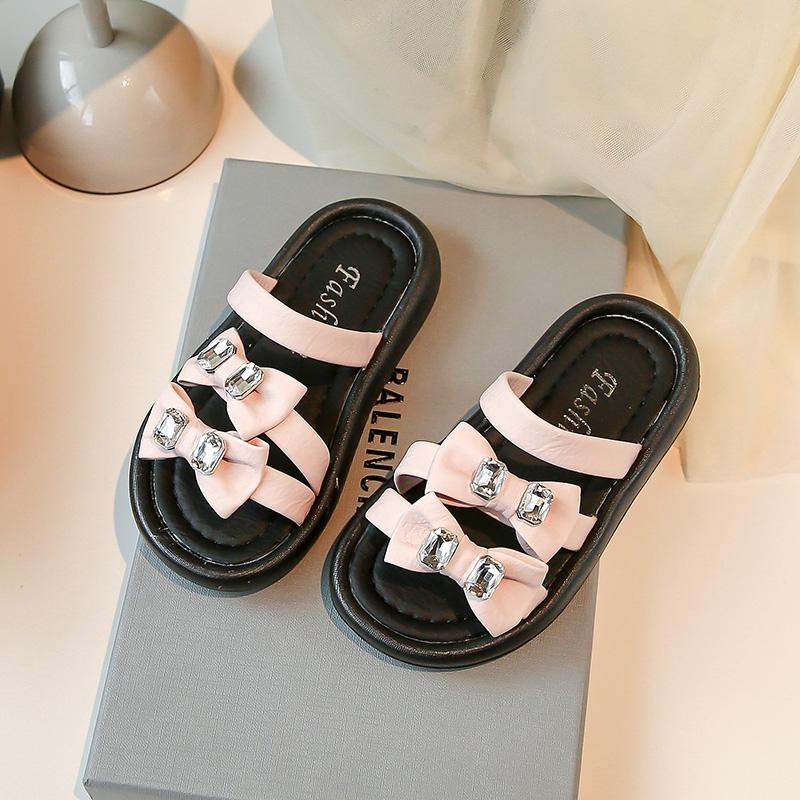 Kids Sandals with Sweet Bows Girls Slippers Korean Style Outdoor 2025 Summer New Children Princess Shoes Soft Sole Shiny Crystal