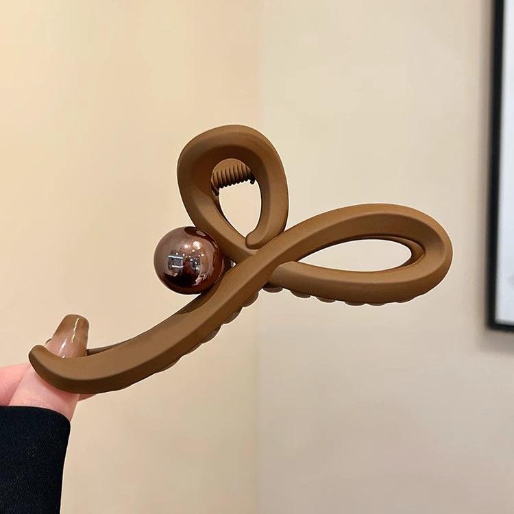 Elegant 2024 Coffee Pearl Shark Hair Clip for Women – Large Volume Summer Claw Accessory