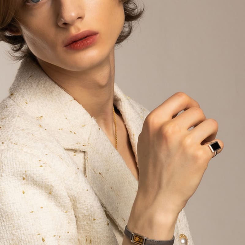 BE/GINS ROCA RECTANGLE ONYX RING