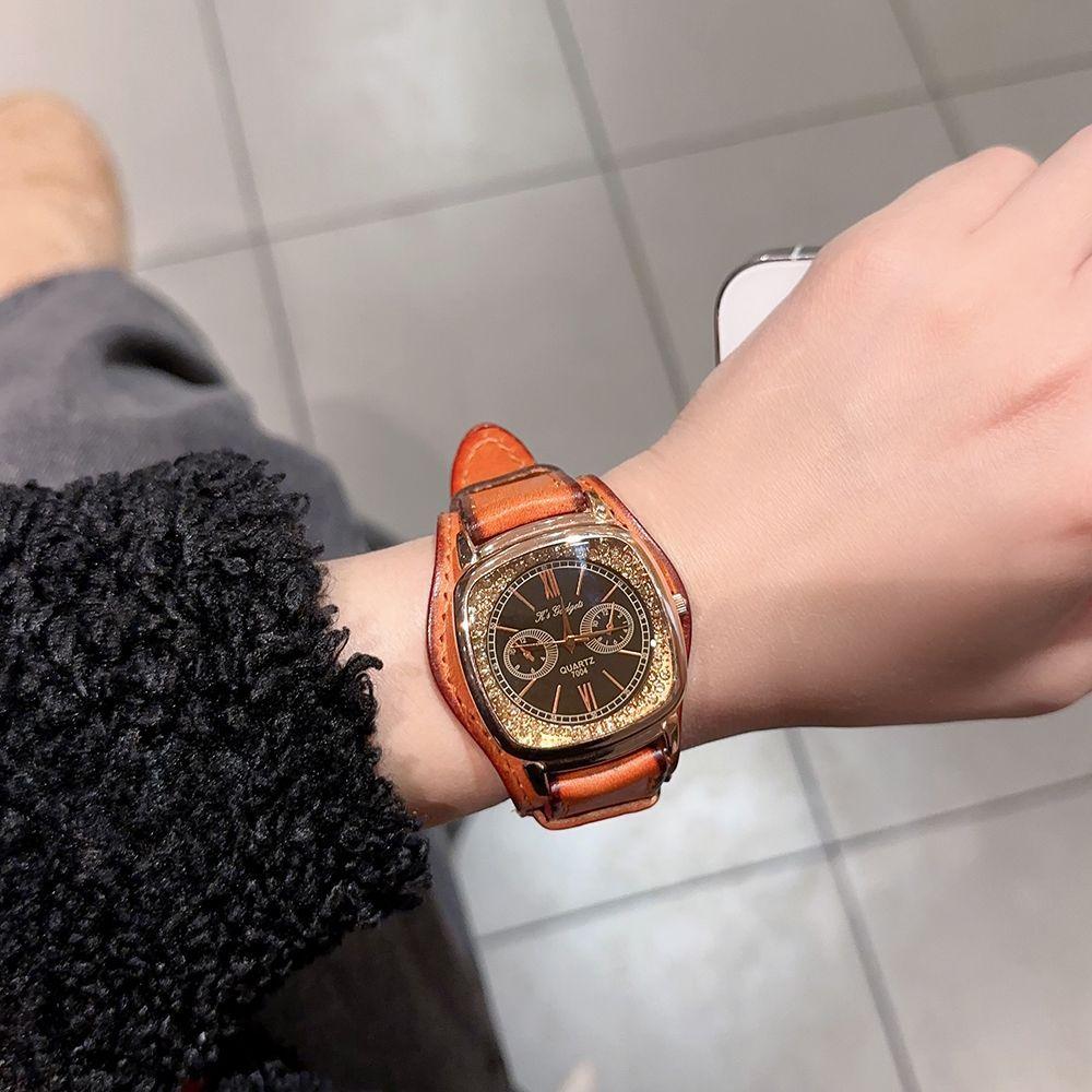 

New Fashion Retro Personalized Rectangular Cowhide Watch Strap Quartz Movement