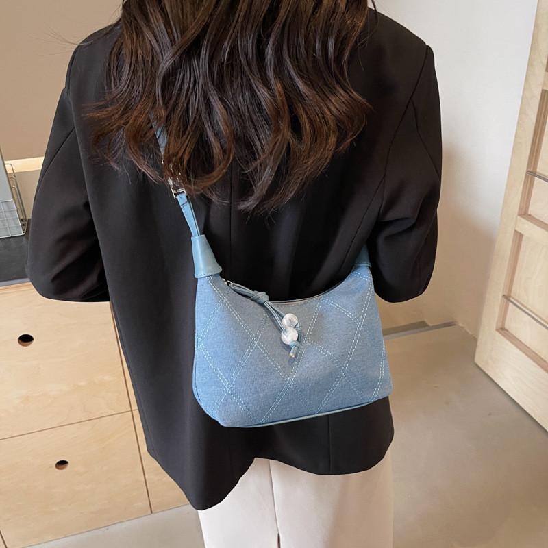 Chic 2024 New Casual Moon Bag For Women Stylish Trendy Shoulder Handbag