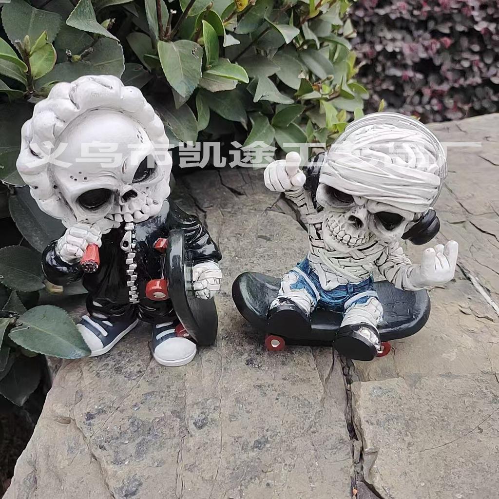 New Skateboard Skeleton Doll Decorative Ornament Halloween Scene Dress Up Coldplay Skeleton Man Ornament