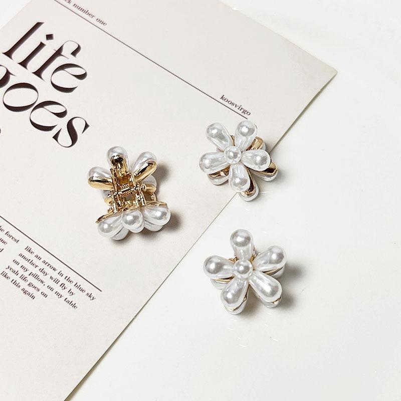 Utsøkte Metallblomst Hårklyper Luksuriøse Imiterte Perler Små Hårspenner Krabbe Hårnåler Barretter For Jenter Barn Hårtilbehør