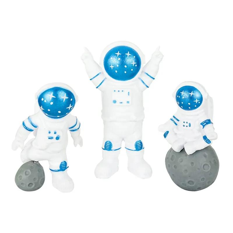 Creative 3Pcs Car Dashboard Astronaut Ornament Auto Interior Statue Decorations Spaceman Sculpture Ornaments for Home Gifts