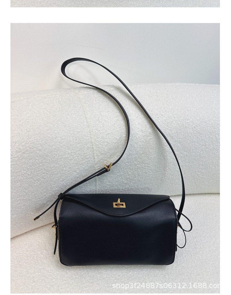 2026 New High-quality Leather Lock-up Boston Pillow Bag Large-capacity Simple Commuting One-shoulder Cross-section Female