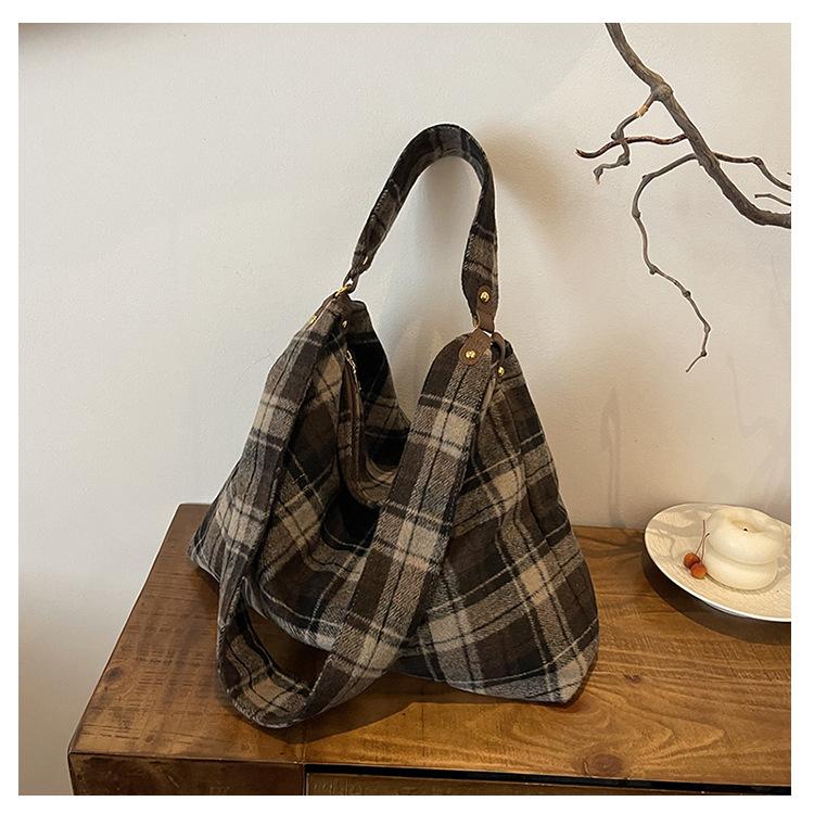 Woolen Plaid Bag Women's Large-capacity New Autumn and Winter Versatile Shoulder Messenger Bag Casual