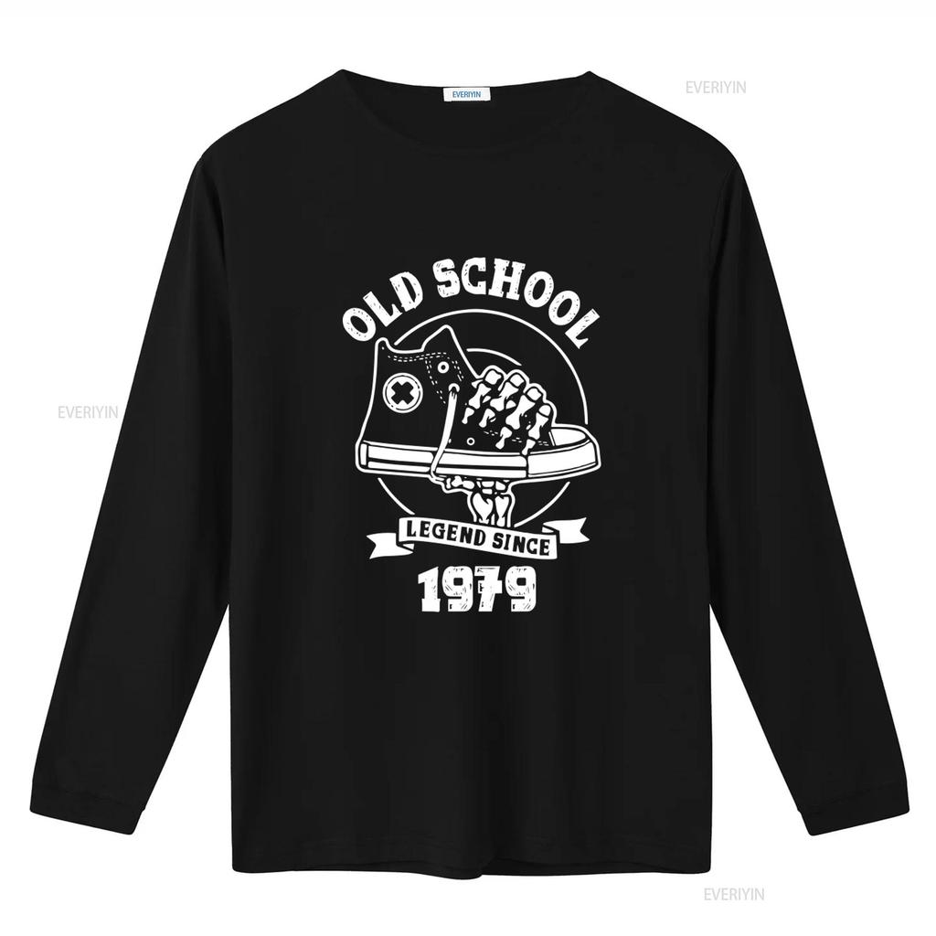Mens T Shirt Old School Skeleton Hand Holding Shoe Design Legend Since 1979 45th Birthday Anniversary 45 vintage Washed