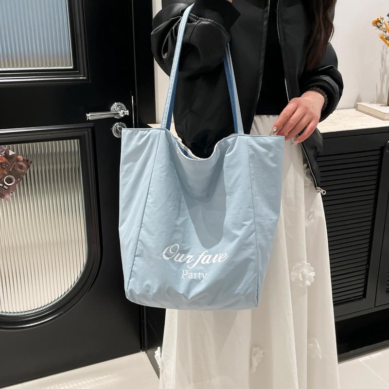 Bags Women's Large Capacity 2025 New Spring Leisure Shoulder Shopping Bag Leisure Foreign Style Class Commuter Tote Bag