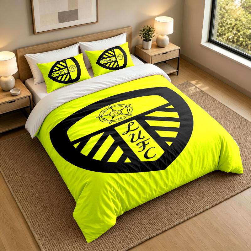 3-Piece Bed Sheet Set with Leeds United Design, 1 Flat Sheet and 2 Pillowcases for Bedroom