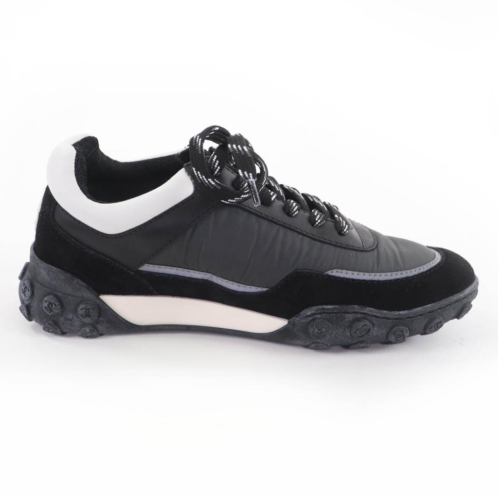 Pristine CHANEL Low cut sneakers Logo design black leather 36 G34086 Used