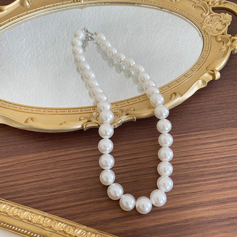 Korean Children's High-Gloss Pearl Luxury Necklace - Elegant Girl's Niche Clavicle Chain