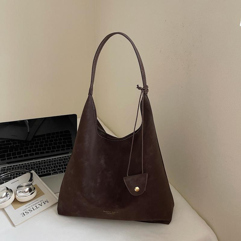 

Сумка большой вместимости женская 2025 новая осенняя ретро мода сумка через плечо нишевый зарубежный стиль сумка-тоут для поездок темно-коричневого