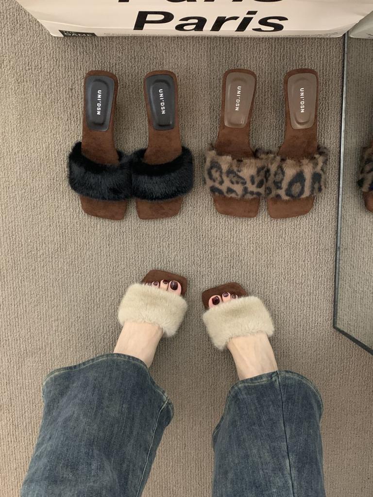 French Evening Wind Niche Mink Temperament Versatile Fashion One-word Slippers Square Head Thick Heel Fluffy Sandals Outside