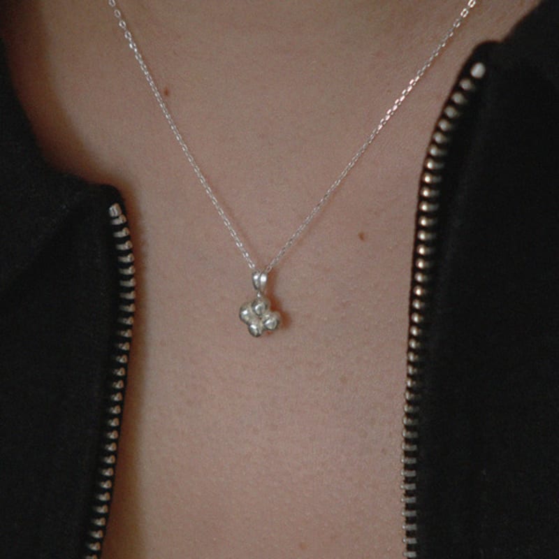 

Less is more silver drawing dot necklace free