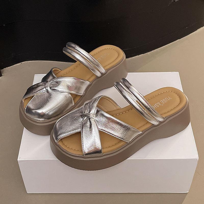 Baotou half slippers women's new models in 2025 summer two wear thick bottom design sense hollow one pedal lazy half tray