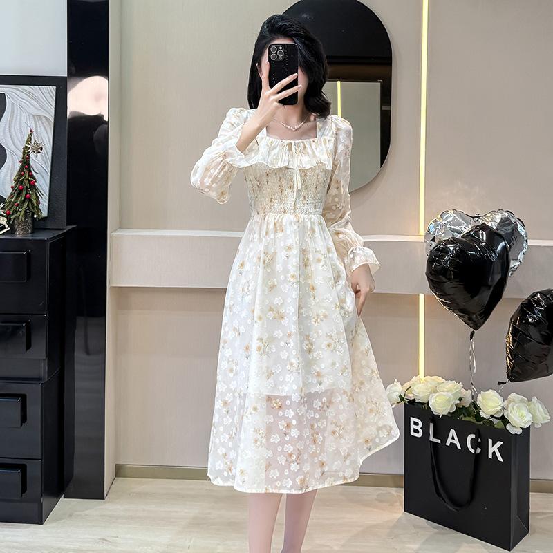 

Весеннее платье с квадратным вырезом, рукавами-буфами и оборками - Миди, приталенное, жаккардовый цветочный дизайн Extra Large