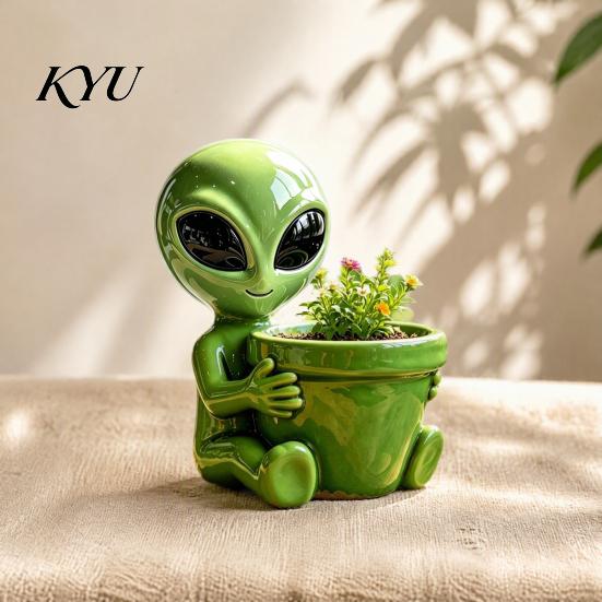 Whimsical Balcony Flower Pots Funny Alien Planter, Resin Pot, Decorative Plant Outdoor Succulents Pot for Succulents, Cactus, Sci-fi Lovers