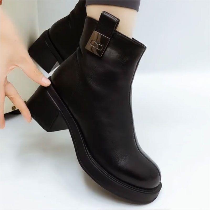 

Стильные зимние ботинки на среднем каблуке с теплой шерстяной подкладкой и мягкой натуральной кожей 35