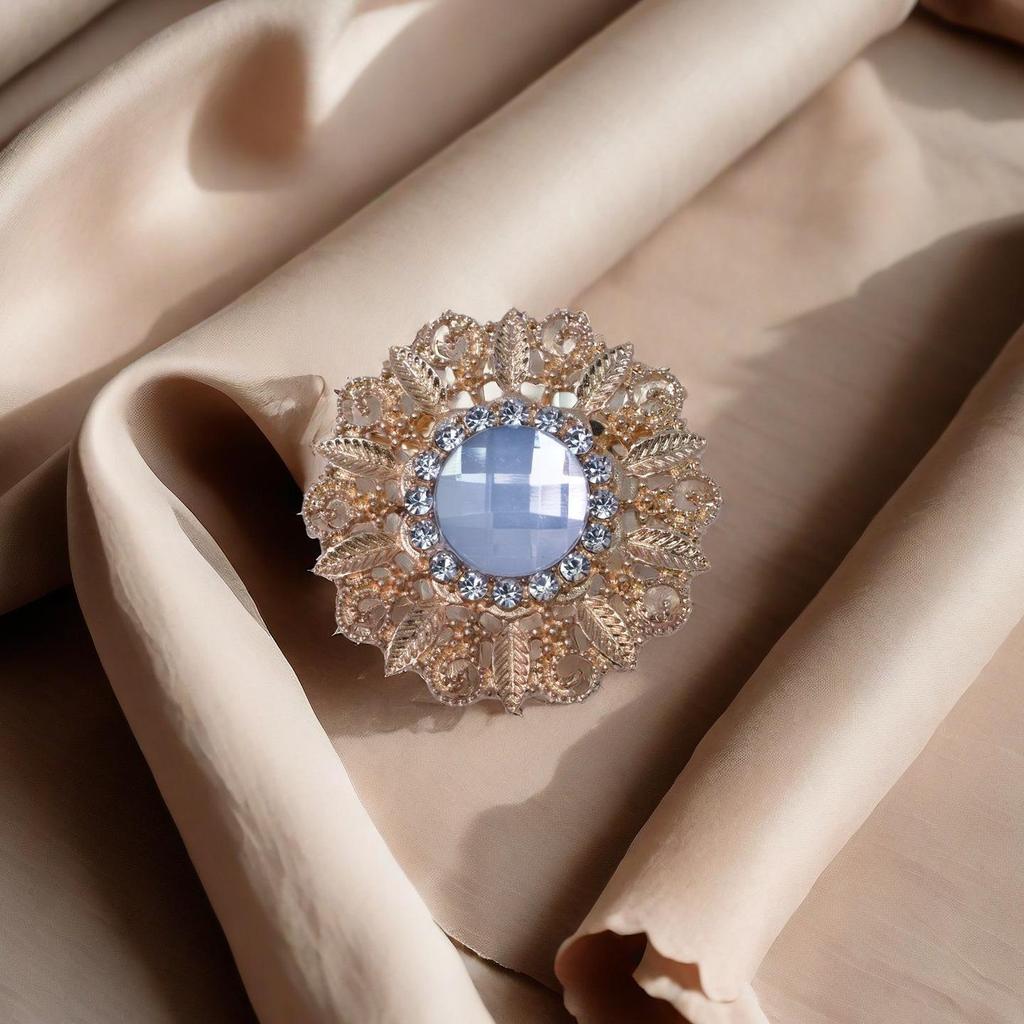 Elegant Rhinestone Brooch: Fashionable Clothing Knot Pin and Decorative Buckle