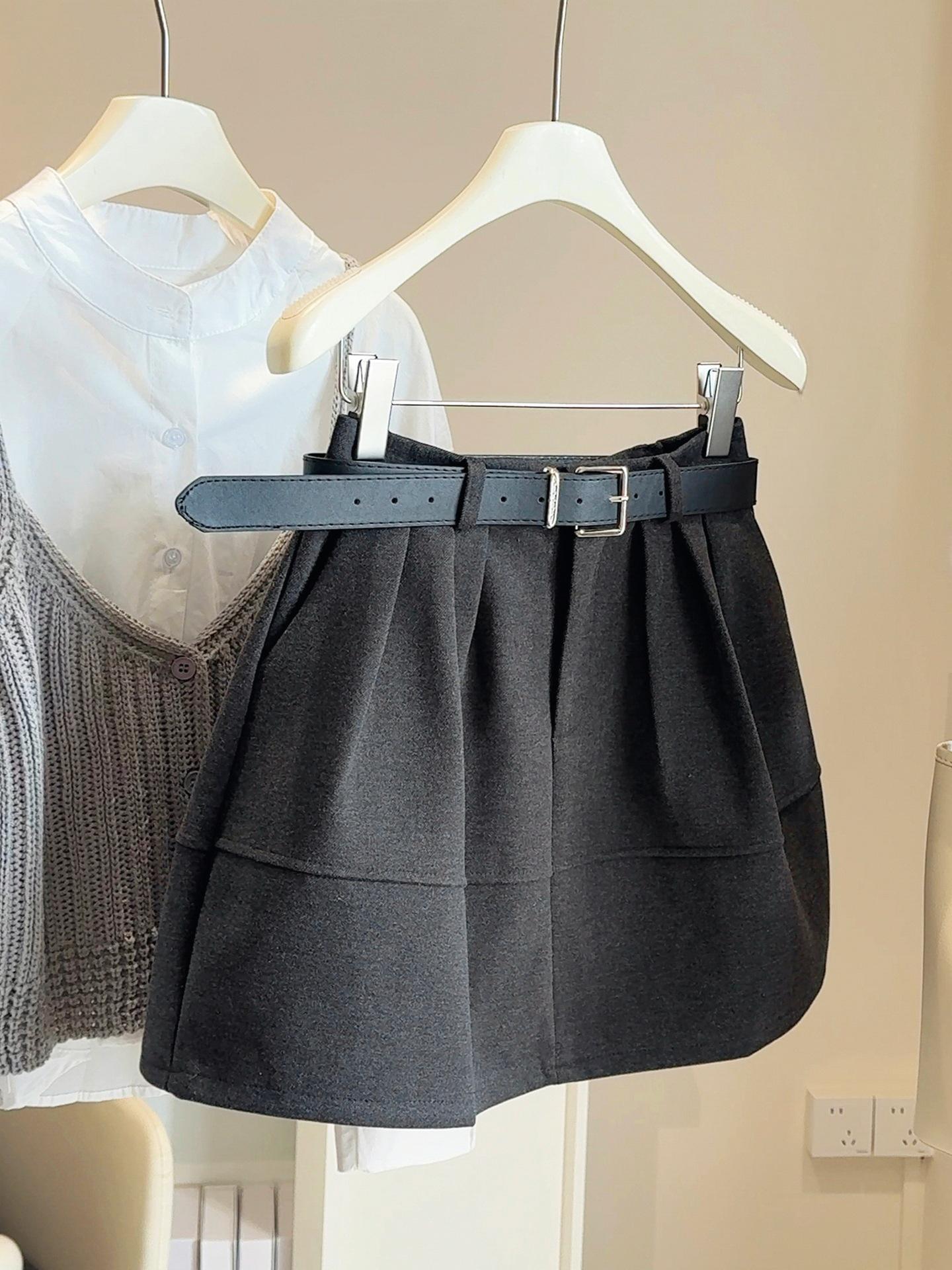 

Women s Petite Woolen High-Waist Fluffy Short Skirt - Slimming Lantern Bud Design for Autumn/Winter Medium серый