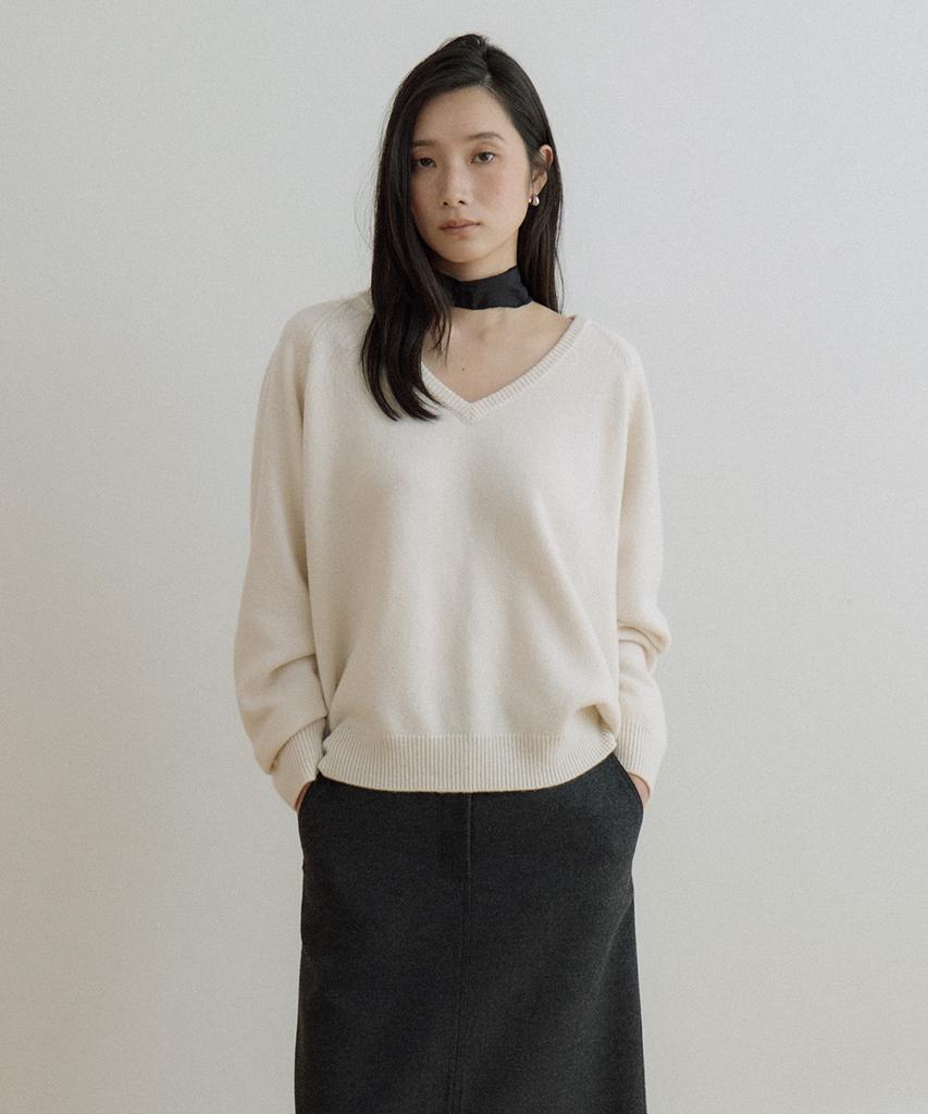 LINGSEOUL Deep V-Neck Wool Knit-Ivory