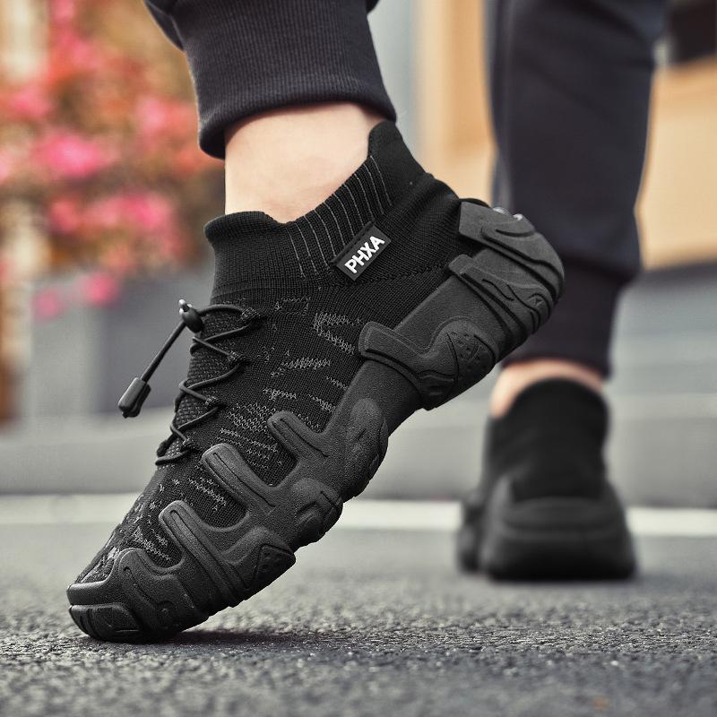 

Flying woven men s shoes breathable socks shoes men s summer 2025 new sports mesh shoes lace-free casual trendy shoes 44 чёрный