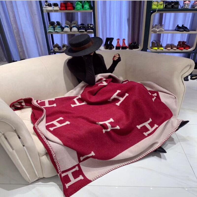 Fleece Blanket Single Blanket Air-Conditioned Blanket Sofa Cover Blanket Nap Blanket Blanket H-Letter Aviation Flight Blanket
