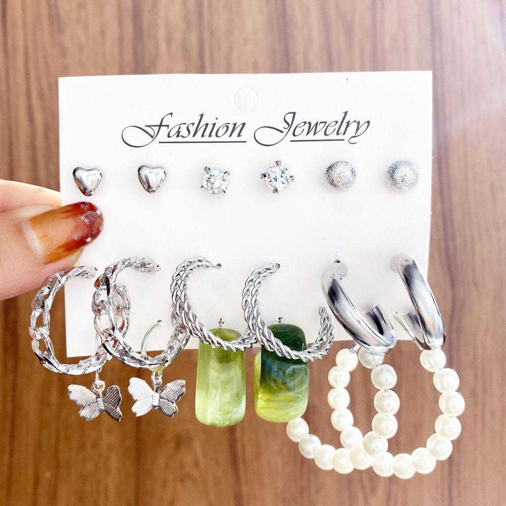 Hot-selling Retro Exaggerated Women's Peach Heart Stud Earrings Twist Twisted Pearl Earrings 11-piece Set of Earrings